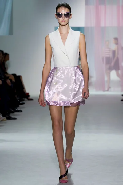 Look 17